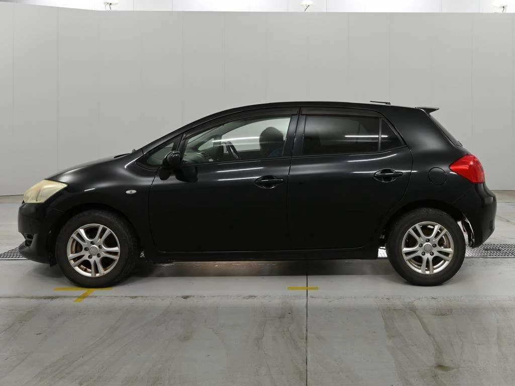 Toyota Auris  с аукциона в Японии