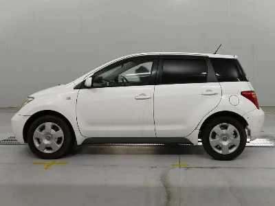 TOYOTA IST