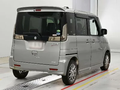 Suzuki Spacia Custom