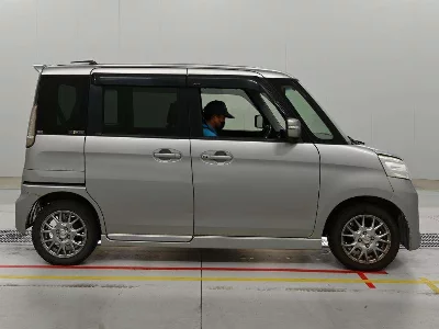 Suzuki Spacia Custom