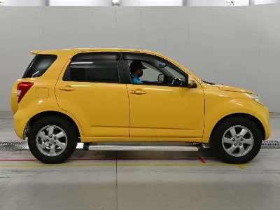 TOYOTA RUSH