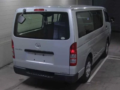 TOYOTA REGIUS VAN
