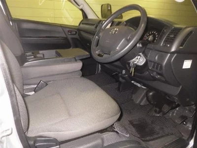 TOYOTA REGIUS VAN