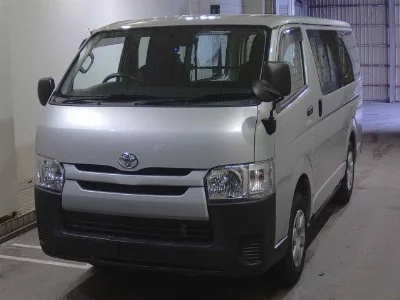 TOYOTA REGIUS VAN