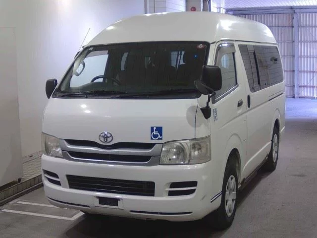 Toyota RegiusAce  с аукциона в Японии