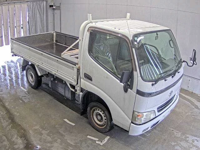 Toyota Dyna  с аукциона в Японии