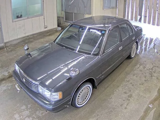 Toyota Crown  с аукциона в Японии