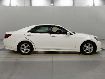 TOYOTA CROWN HYBRID