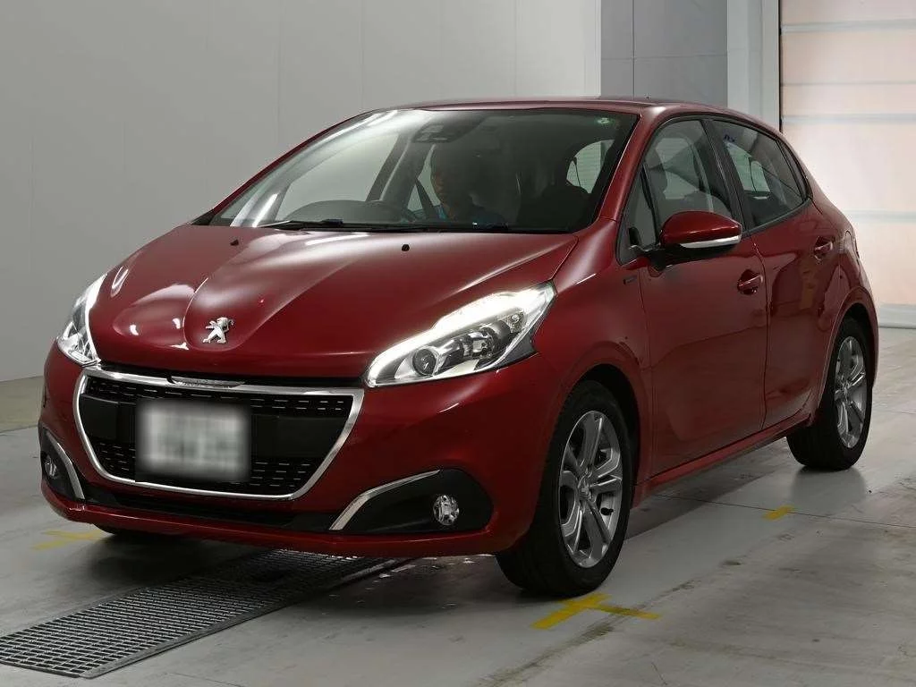 Peugeot 208  с аукциона в Японии