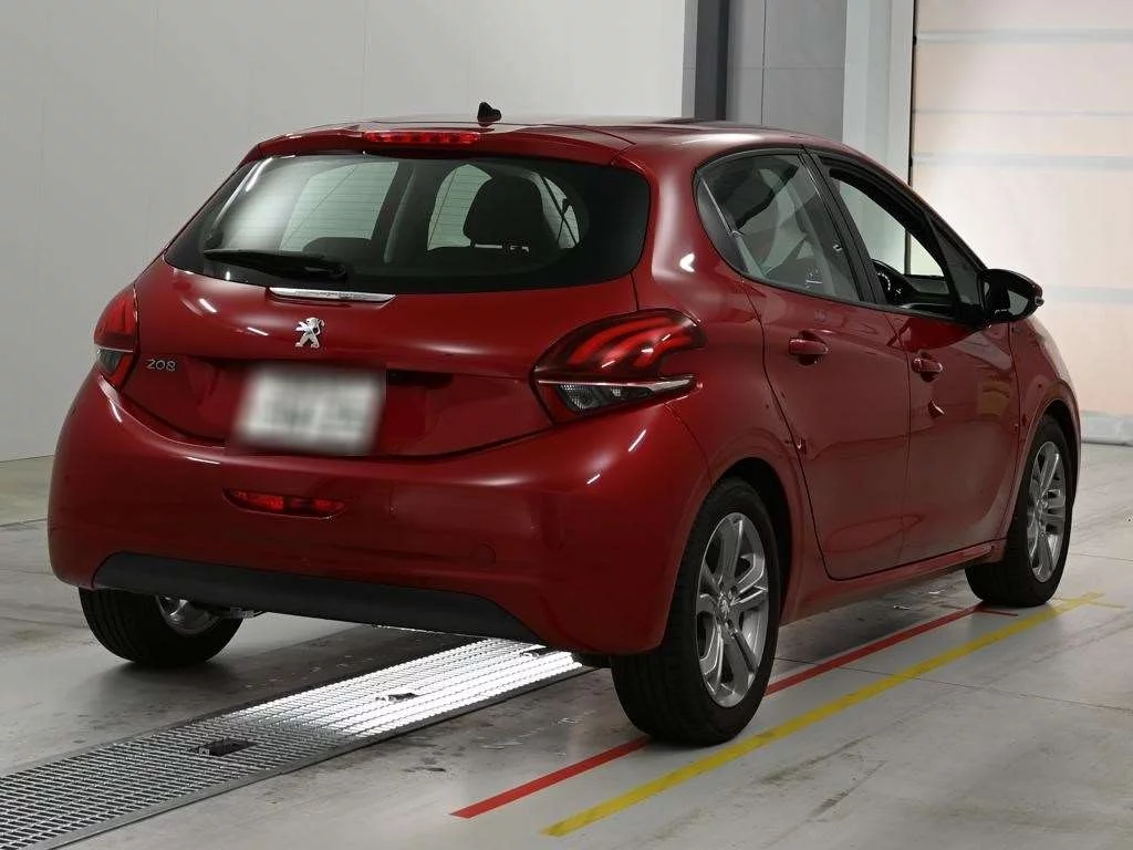 Peugeot 208  с аукциона в Японии