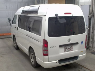 TOYOTA HIACE VAN