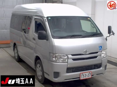 TOYOTA HIACE VAN
