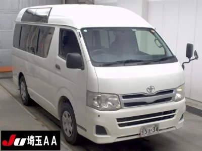 TOYOTA HIACE VAN