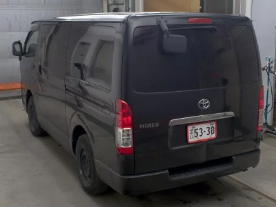 TOYOTA HIACE VAN
