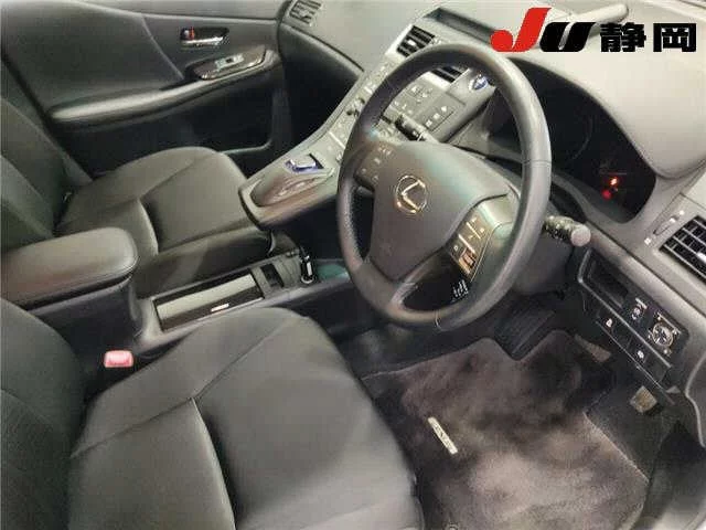 Lexus HS250h  с аукциона в Японии