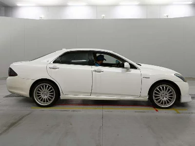 TOYOTA CROWN HYBRID