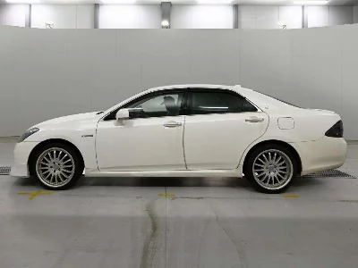 TOYOTA CROWN HYBRID
