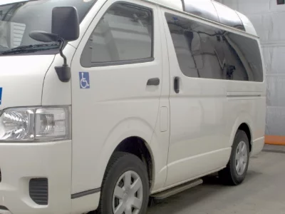 TOYOTA HIACE VAN