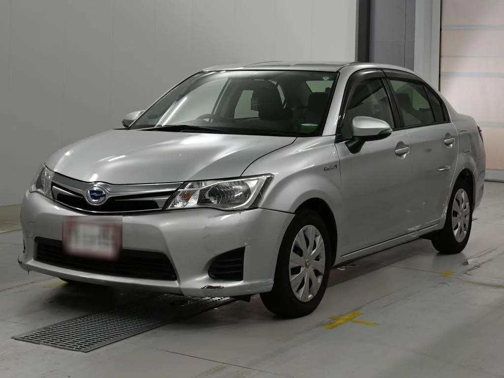 Toyota Corolla Axio  с аукциона в Японии