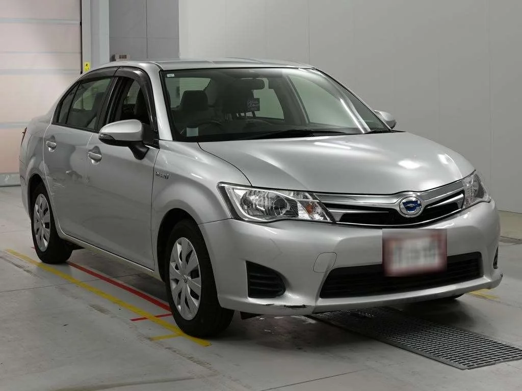 Toyota Corolla Axio  с аукциона в Японии