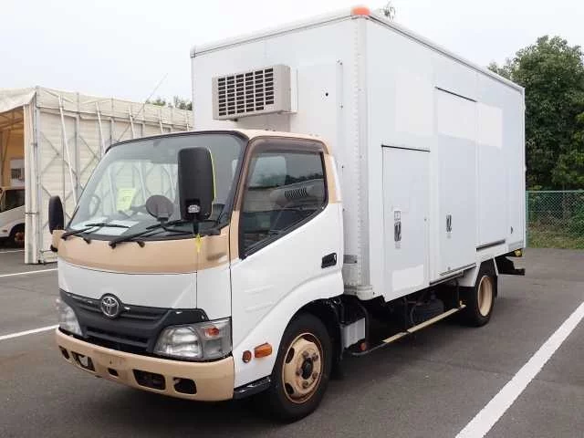 Toyota Dyna  с аукциона в Японии