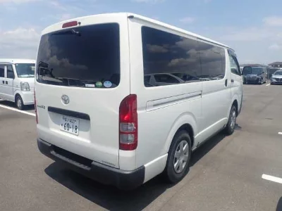 TOYOTA REGIUS VAN