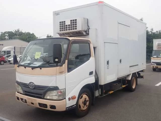 Toyota Dyna  с аукциона в Японии