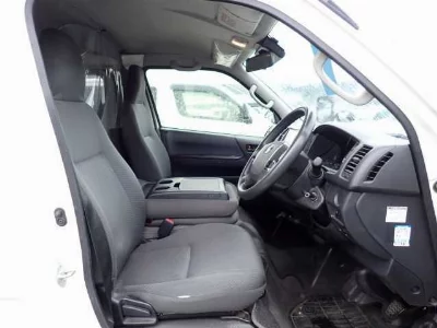 TOYOTA REGIUS VAN