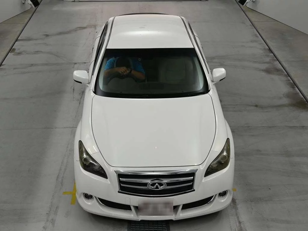 Nissan Fuga  с аукциона в Японии