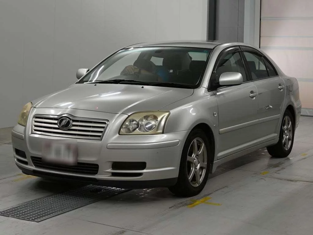 Toyota Avensis  с аукциона в Японии