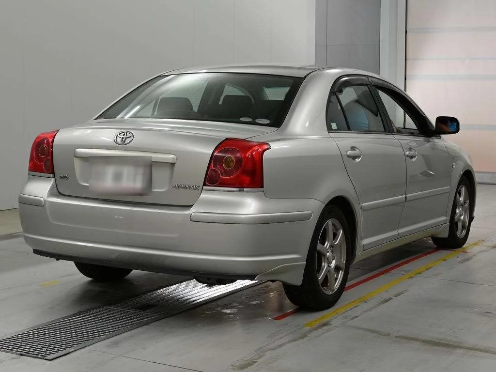 Toyota Avensis  с аукциона в Японии