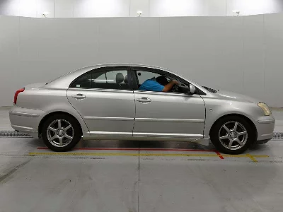 TOYOTA AVENSIS SEDAN