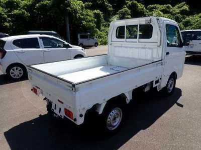 Nissan NT100 Clipper