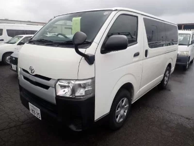 TOYOTA HIACE VAN