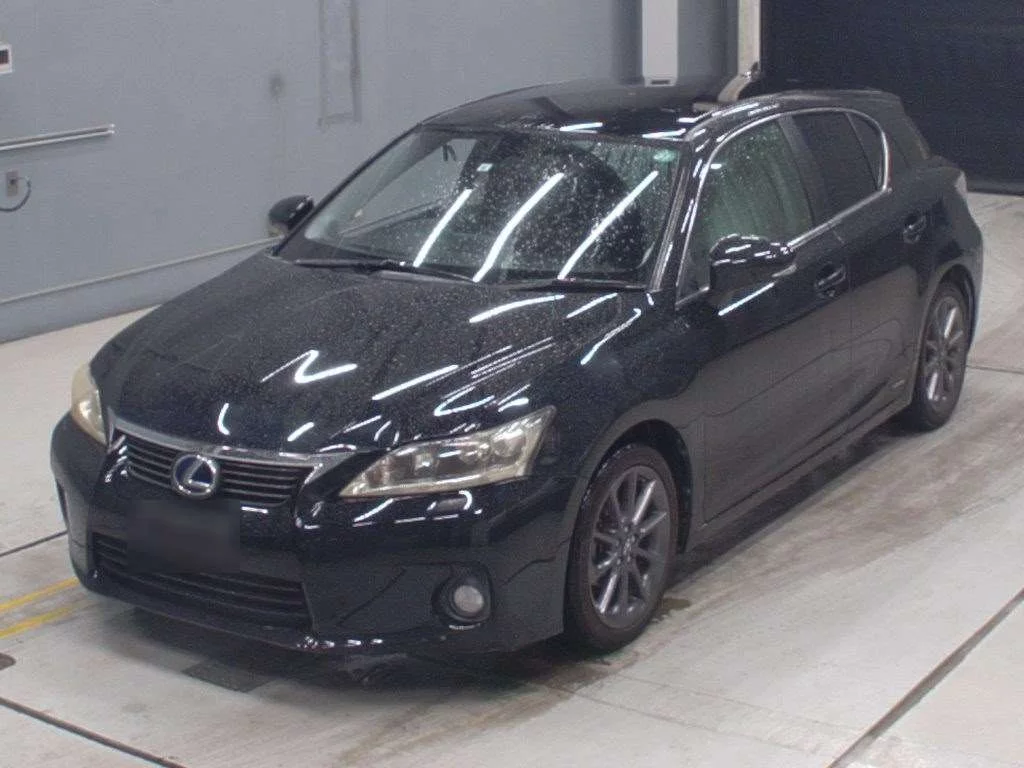 Lexus CT200h  с аукциона в Японии