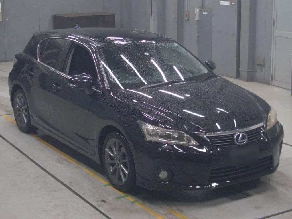 Lexus CT200h  с аукциона в Японии