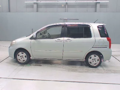 TOYOTA RAUM