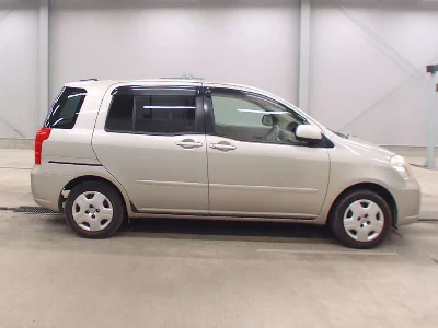 TOYOTA RAUM