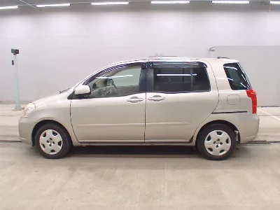 TOYOTA RAUM