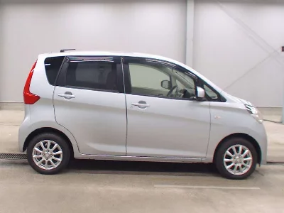 Mitsubishi eK X Space