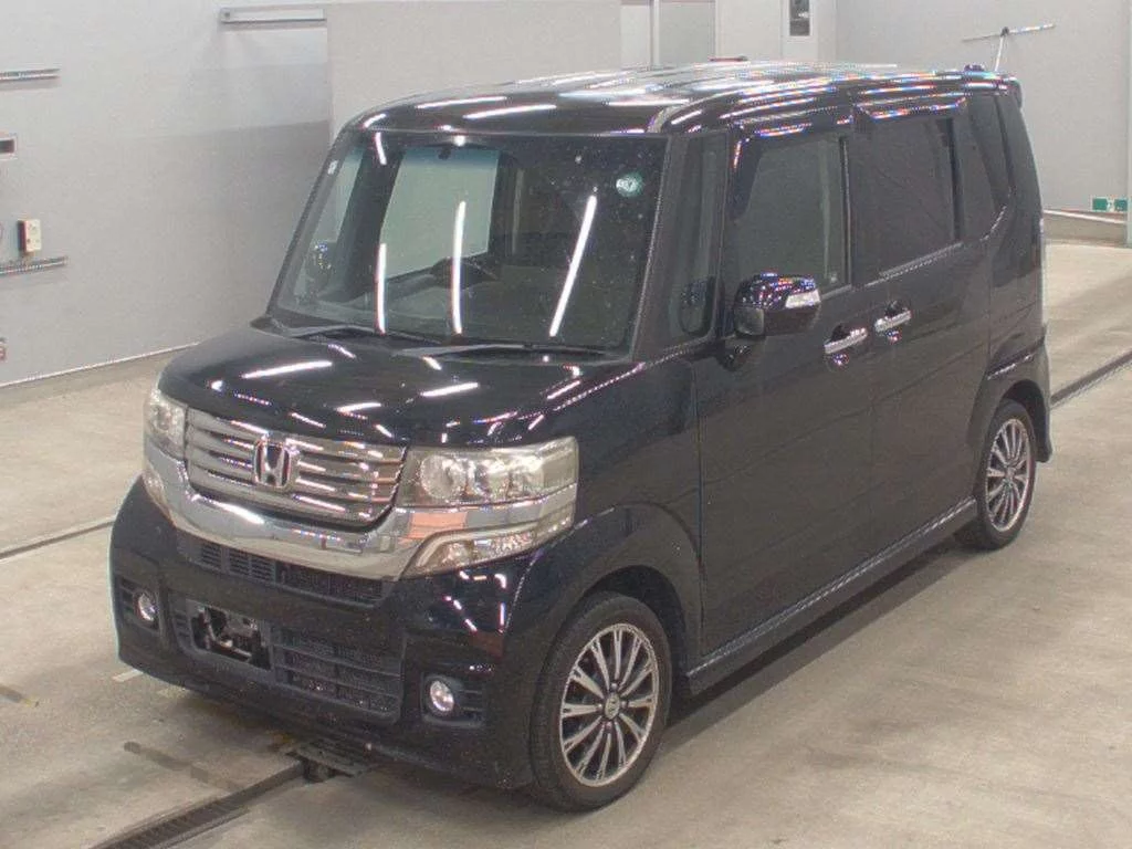 Honda N BOX CUSTOM  с аукциона в Японии