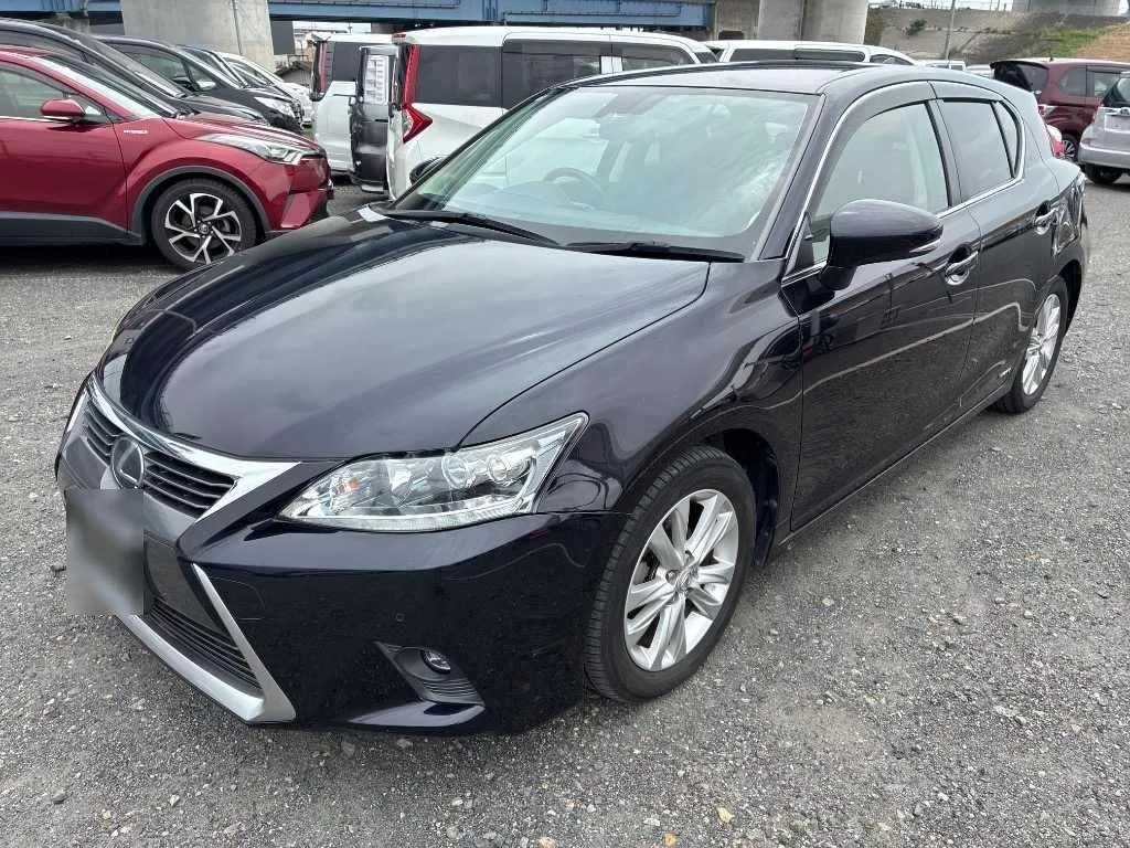 Lexus CT200h  с аукциона в Японии