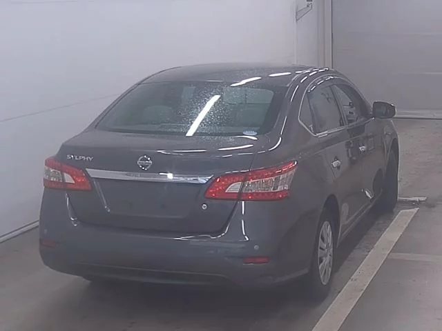 Nissan Sylphy  с аукциона в Японии