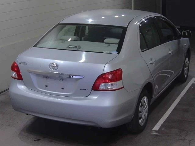 Toyota Belta  с аукциона в Японии