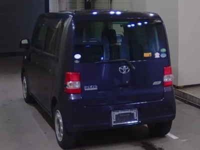 Toyota Pixis Space