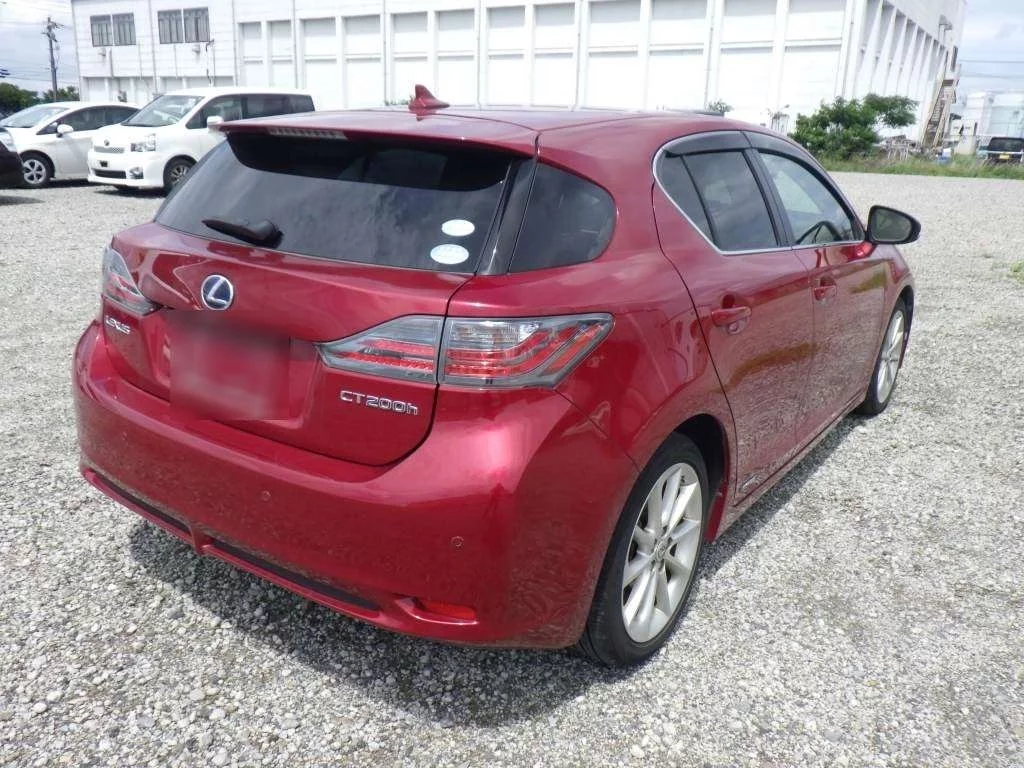 Lexus CT200h  с аукциона в Японии