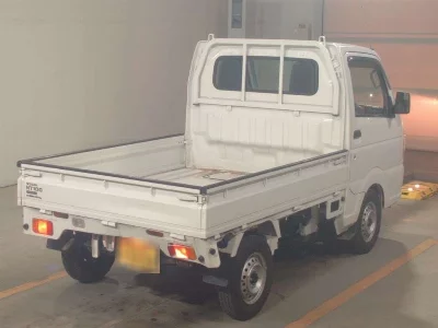 Nissan NT100 Clipper