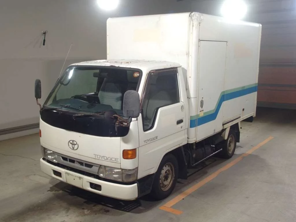 Toyota ToyoAce  с аукциона в Японии