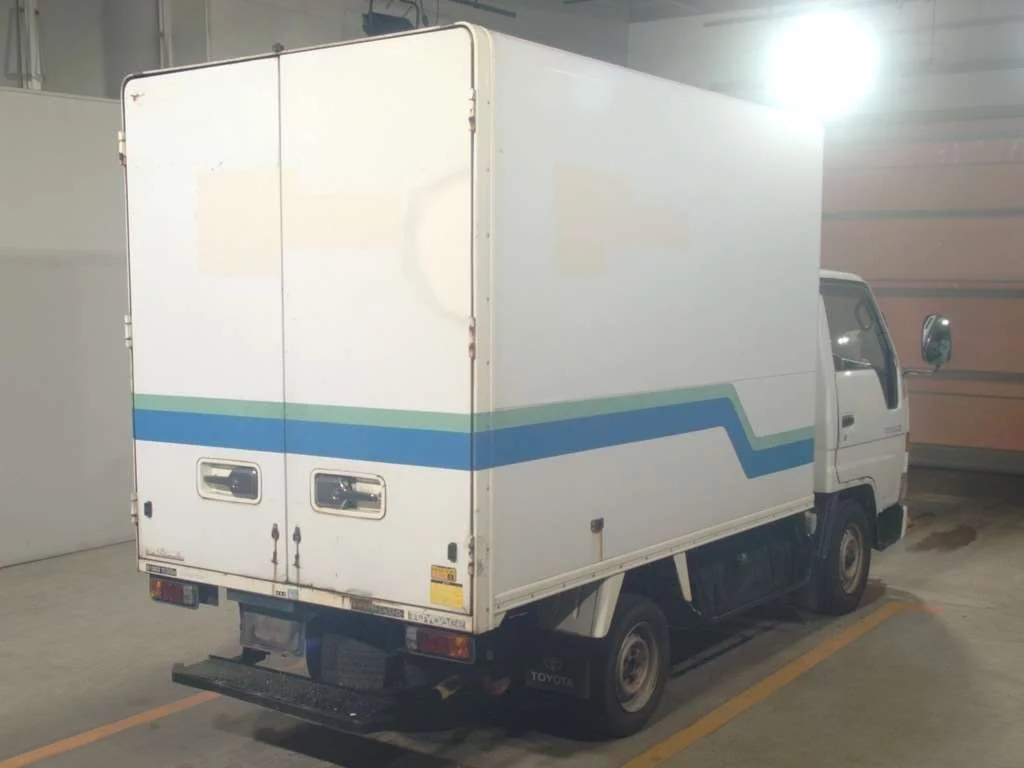 Toyota ToyoAce  с аукциона в Японии