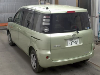 Toyota Sienta